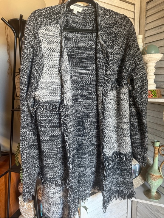 Studio B Sweaters - Open-Front Fringe Cardigan Sweater - Black & White